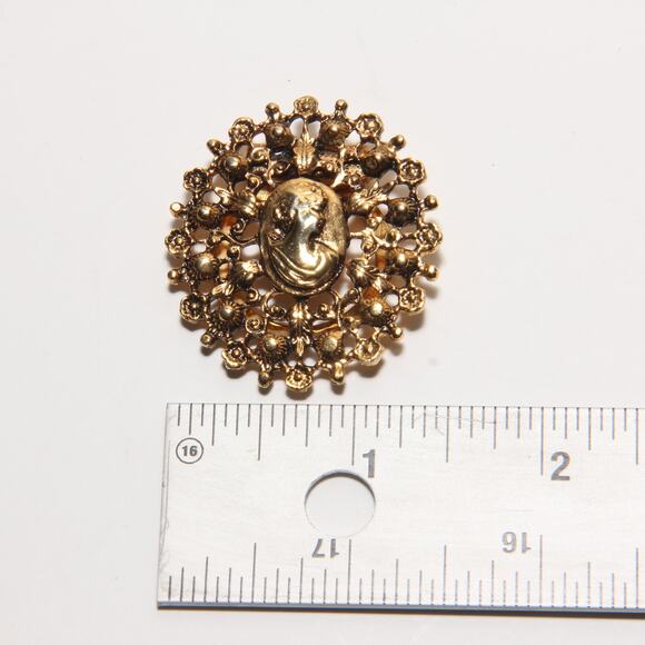 Vintage Cameo Profile Scarf Clip Gold Tone - Picture 4 of 4